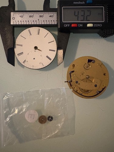 Antikes taschenuhr uhrwerk - antikes, taschenuhr-uhrwerk